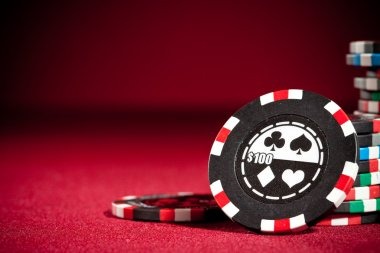 iw777 live-dealer betting interface with real-time camera feed